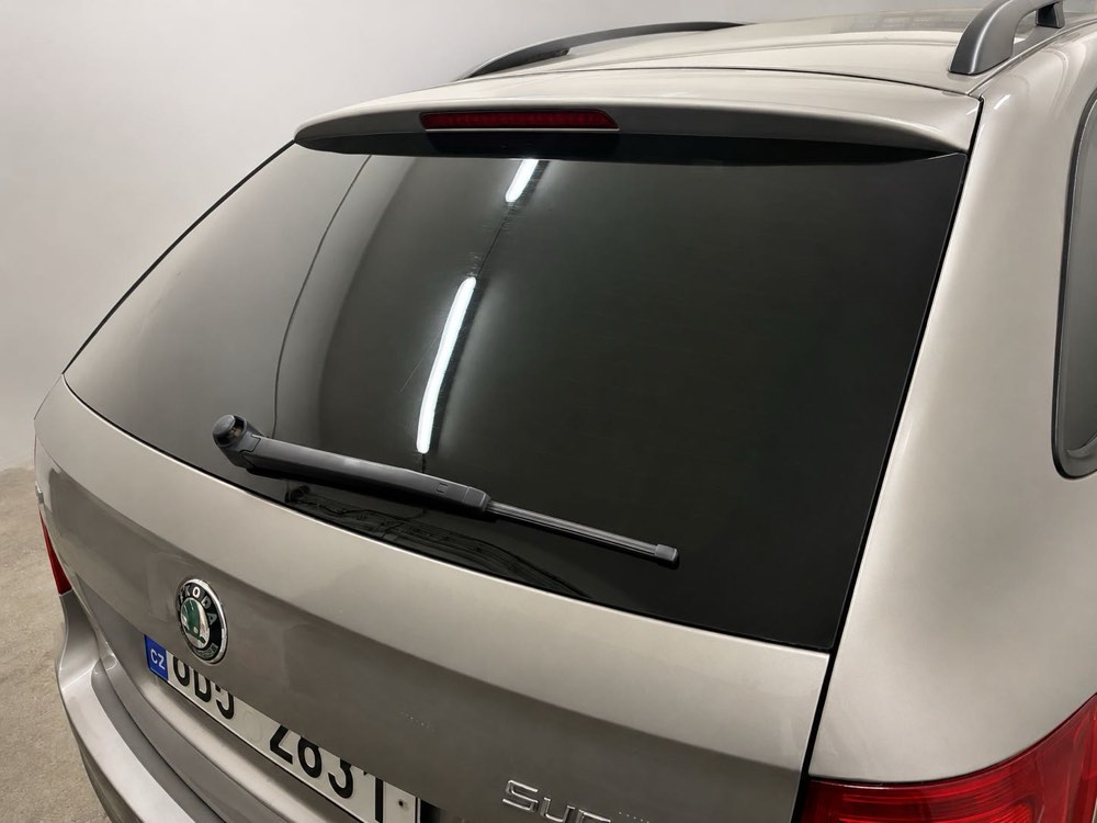 Tónování zadního skla vozu Škoda Superb – Magen Glass Brno